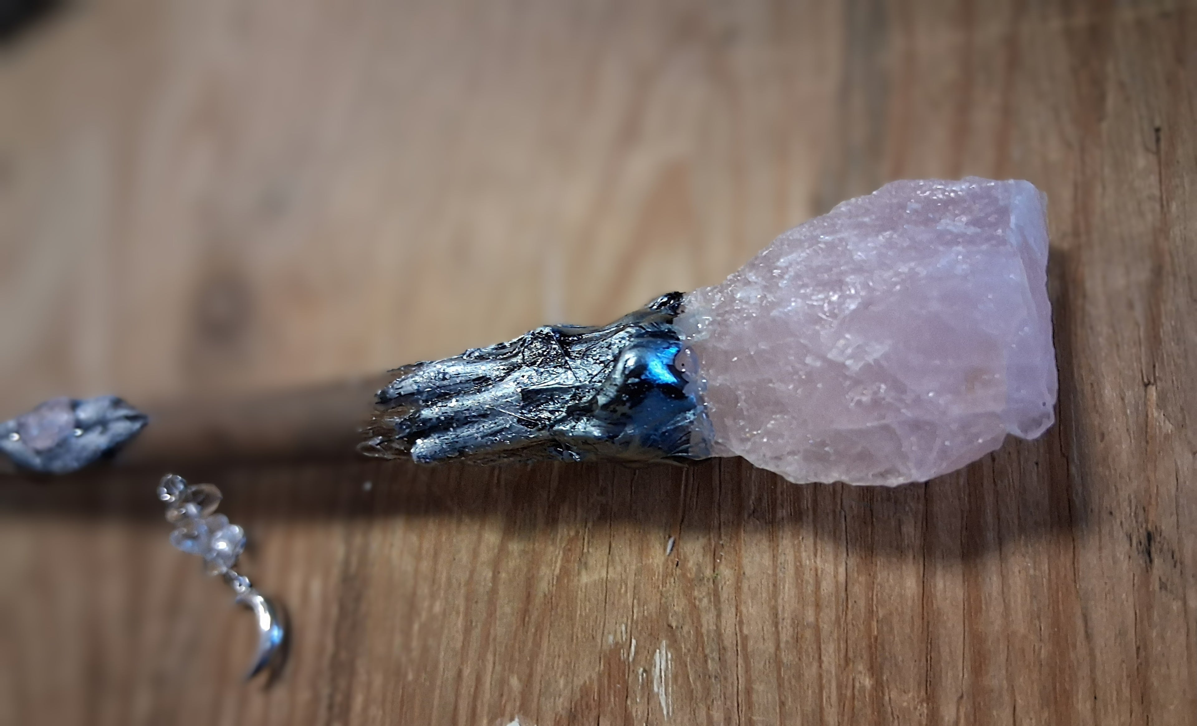 ✨ Handmade Love & Intuition Crystal Wand – Rose Quartz, Amethyst & Moon Charm on Clear Quartz Chips