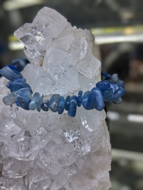 Blue Kyanite Chip Bracelet – Celestial Alignment & Clear Energy