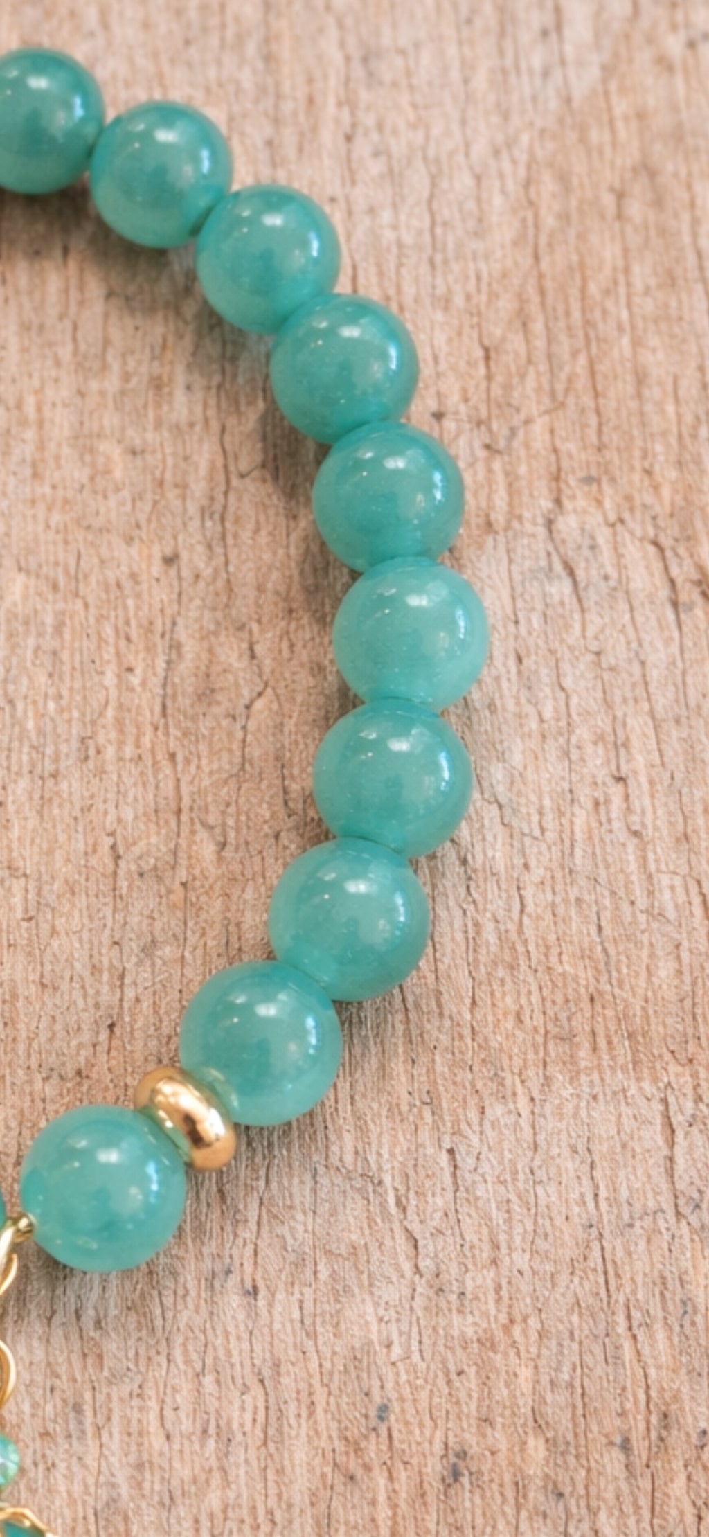 Green Aventurine Beaded Bracelet with Aventurine Drop Charm & Gold Cap – Handmade